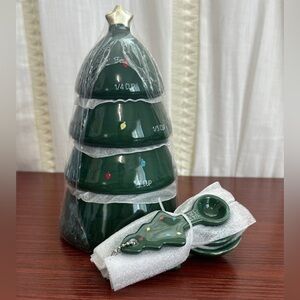 Bullseye’s Playground Christmas Tree Ceramic Stacking Measuring Cups & spoons